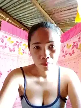Snapshot of hotmom_lyn chatting on May 28, 11:57 pm hotmom lyn online show from May 28, 11:57 pm