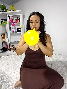 bella-diaz online show from June 6, 5:01 am