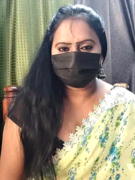 Snapshot of Meera_mia chatting on June 4, 6:36 pm Meera mia online show from June 4, 6:36 pm