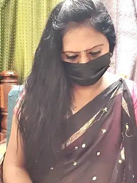 Snapshot of Meera_mia chatting on June 13, 11:08 am Meera mia online show from June 13, 11:08 am