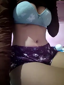 Snapshot of cute_riya_11 chatting on June 3, 6:05 am cute riya 11 online show from June 3, 6:05 am