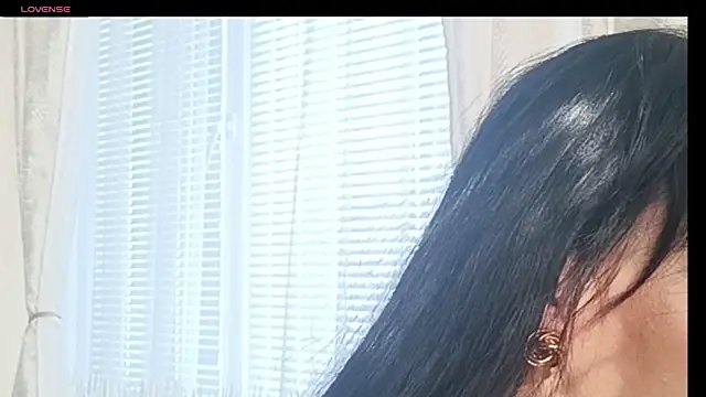 Snapshot of madamvi chatting on June 18, 11:58 am madamvi online show from June 18, 11:58 am