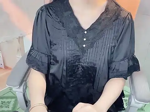 -Naomii  online show from July 14, 7:57 am