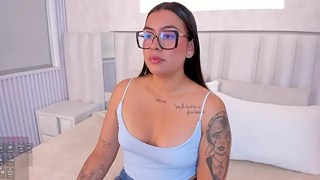 Snapshot of barbara_luxx chatting on May 29, 1:42 pm barbara luxx online show from May 29, 1:42 pm