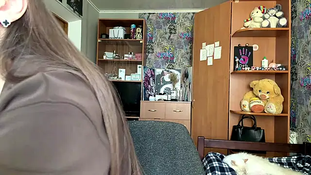 Snapshot of HoneyKittyk chatting on June 5, 11:16 am HoneyKittyk online show from June 5, 11:16 am