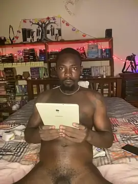 Snapshot of Blackiemike chatting on August 2, 3:27 am Blackiemike online show from August 2, 3:27 am