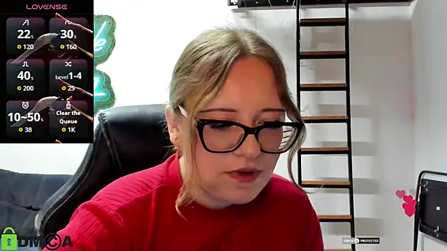 Snapshot of JuliNy_x chatting on June 7, 12:53 pm JuliNy x online show from June 7, 12:53 pm