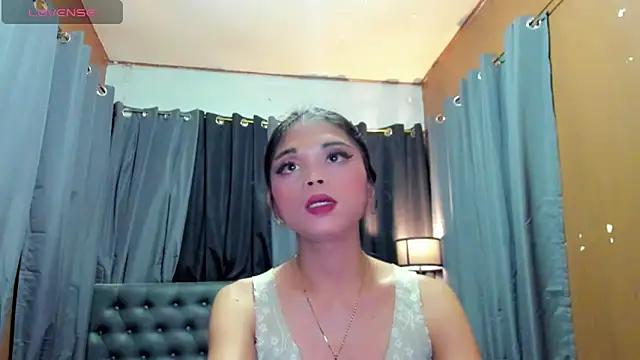 Snapshot of Valentina_lust chatting on June 15, 2:58 am Valentina lust online show from June 15, 2:58 am