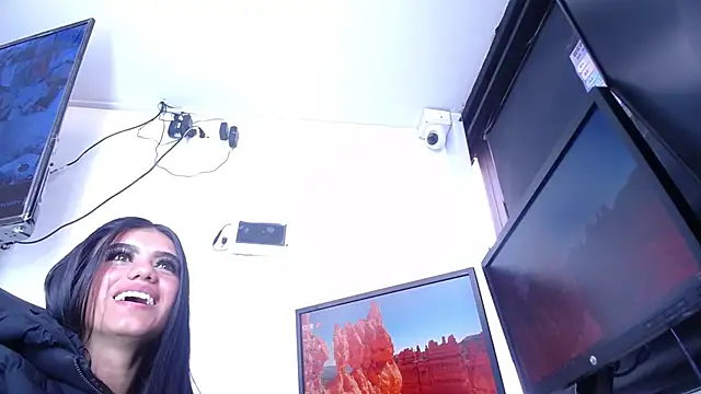 Snapshot of Shayla_Gray chatting on June 12, 3:55 pm Shayla Gray online show from June 12, 3:55 pm