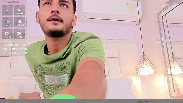 LiamBlake  online show from July 28, 11:39 am