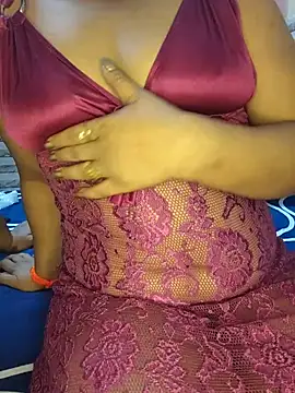 Snapshot of Curvy_Anushka chatting on June 1, 6:42 pm Curvy Anushka online show from June 1, 6:42 pm