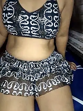 Snapshot of Curvy_Anushka chatting on June 15, 7:27 pm Curvy Anushka online show from June 15, 7:27 pm