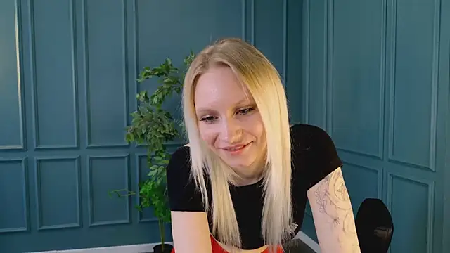 Snapshot of haleybooo chatting on May 27, 5:15 am haleybooo online show from May 27, 5:15 am