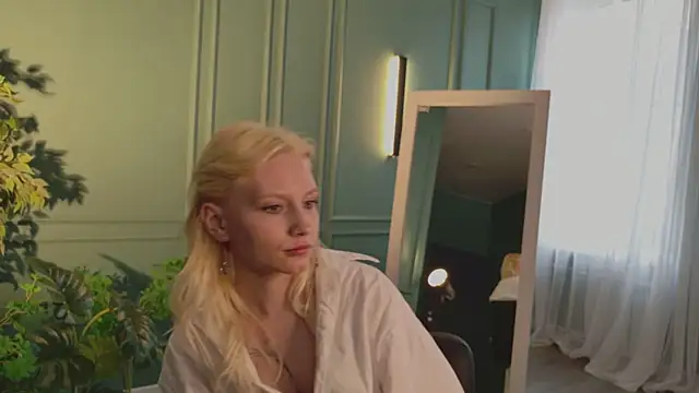 Snapshot of haleybooo chatting on June 13, 5:49 am haleybooo online show from June 13, 5:49 am