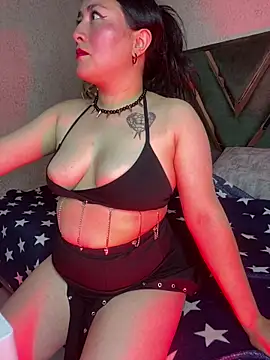 Snapshot of Darg_Moon chatting on June 10, 7:24 pm Darg Moon online show from June 10, 7:24 pm