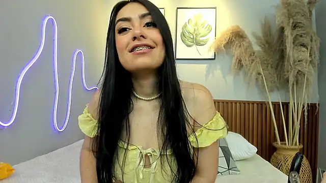 Snapshot of CARLA_FERRERM chatting on June 5, 3:02 am CARLA FERRERM online show from June 5, 3:02 am