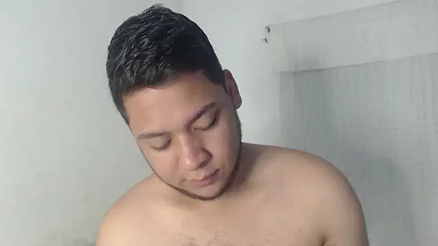 Snapshot of nicolas_cr1 chatting on May 29, 4:10 am nicolas cr1 online show from May 29, 4:10 am