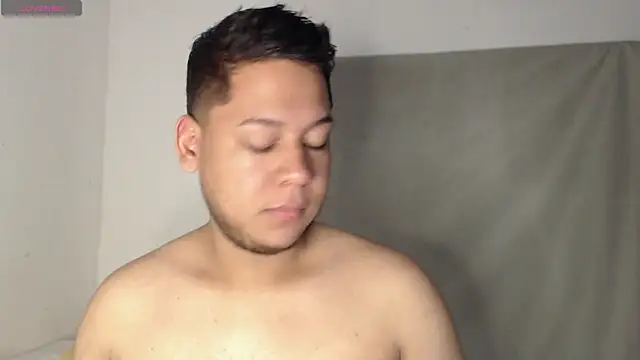 Snapshot of nicolas_cr1 chatting on June 9, 8:42 pm nicolas cr1 online show from June 9, 8:42 pm