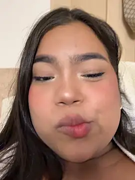 Snapshot of emily_morgam chatting on July 27, 9:22 pm emily morgam online show from July 27, 9:22 pm