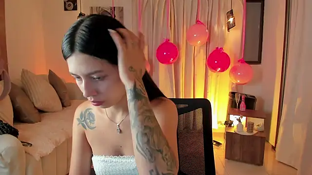 Snapshot of Dream_saray chatting on July 10, 1:47 pm Dream saray online show from July 10, 1:47 pm