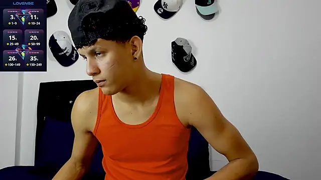 theo bigcock  online show from June 24, 7:02 pm
