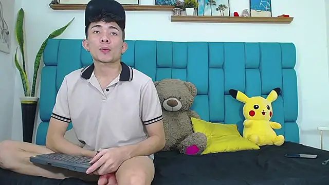 STRANGER BOYS online show from June 20, 11:18 pm