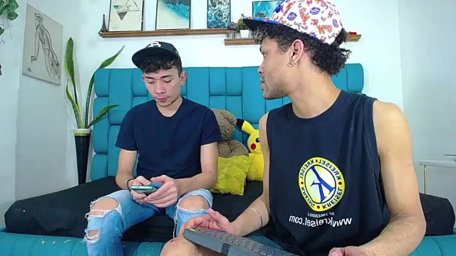 STRANGER BOYS online show from June 29, 11:05 pm