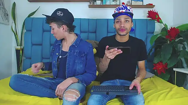 STRANGER BOYS online show from July 7, 11:09 pm