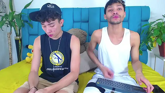 STRANGER BOYS online show from July 8, 11:09 pm