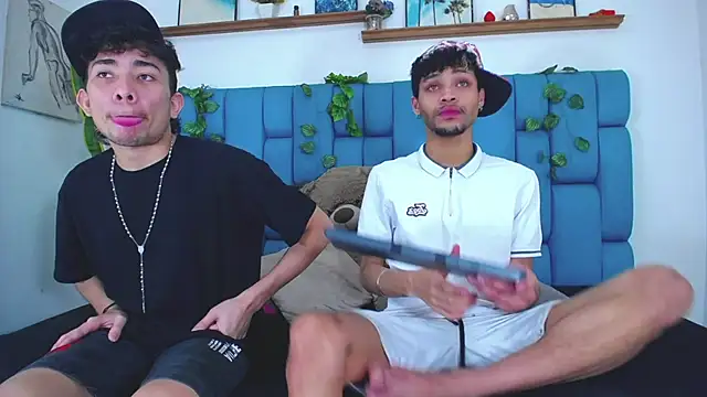 STRANGER BOYS online show from July 18, 11:19 pm