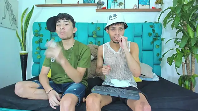 STRANGER BOYS online show from July 25, 11:13 pm