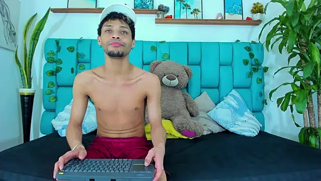 STRANGER BOYS online show from July 26, 5:31 pm