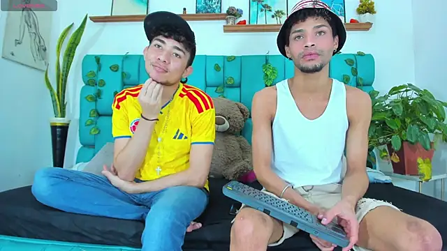 STRANGER BOYS online show from July 28, 11:26 pm