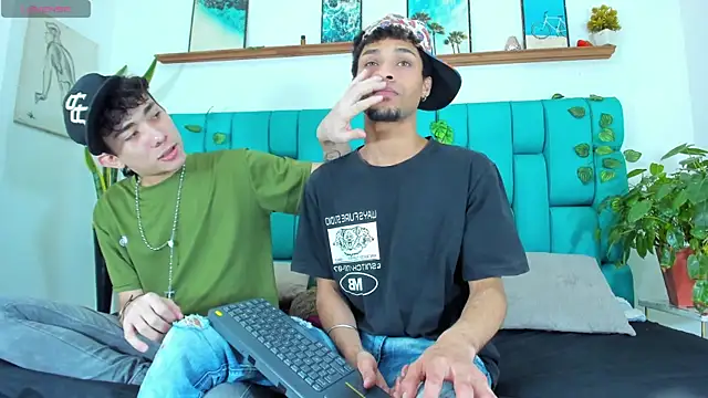 STRANGER BOYS online show from July 31, 11:26 pm