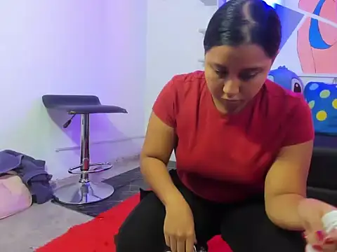 Miiavelveet online show from August 2, 9:46 pm