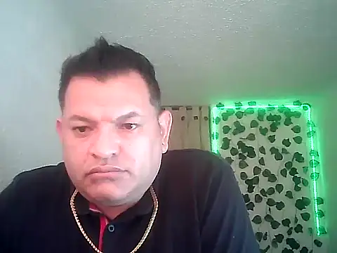 Snapshot of Alessandro-luxe chatting on June 18, 6:23 pm Alessandro-luxe online show from June 18, 6:23 pm