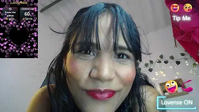 Snapshot of Kathalina_28 chatting on June 7, 3:49 pm Kathalina 28 online show from June 7, 3:49 pm