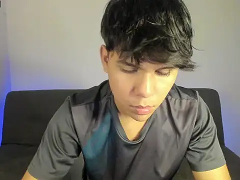 Snapshot of cuitealex chatting on June 6, 2:05 am cuitealex online show from June 6, 2:05 am