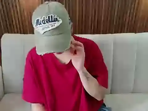 Snapshot of feelena_mysoull chatting on June 9, 2:17 pm feelena mysoull online show from June 9, 2:17 pm