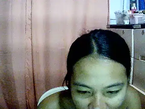 Snapshot of spicy2000_ chatting on June 12, 1:32 pm spicy2000 online show from June 12, 1:32 pm