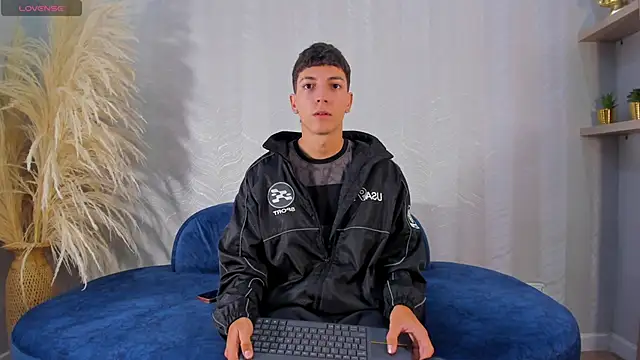 Gian Rossi online show from June 14, 2:19 pm