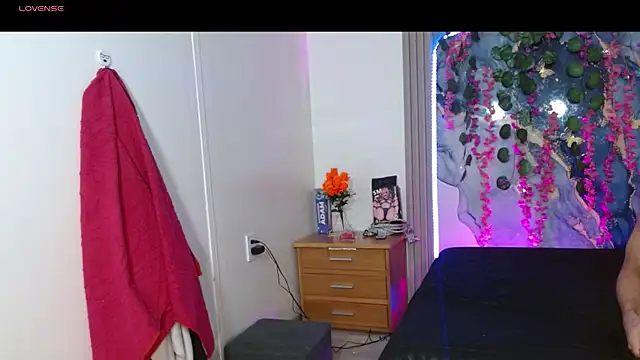 Snapshot of maria_robin_ chatting on July 9, 3:21 am maria robin online show from July 9, 3:21 am