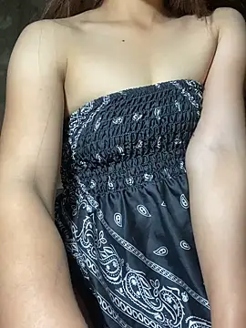 Snapshot of Nhinhi_su chatting on June 18, 3:49 pm Nhinhi su online show from June 18, 3:49 pm