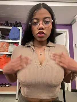 Ariana roxe  online show from June 11, 4:54 am