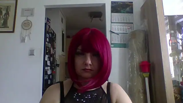 Snapshot of MeganFlirt chatting on June 8, 9:20 am MeganFlirt online show from June 8, 9:20 am
