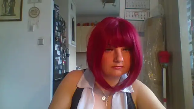 Snapshot of MeganFlirt chatting on June 11, 9:51 am MeganFlirt online show from June 11, 9:51 am
