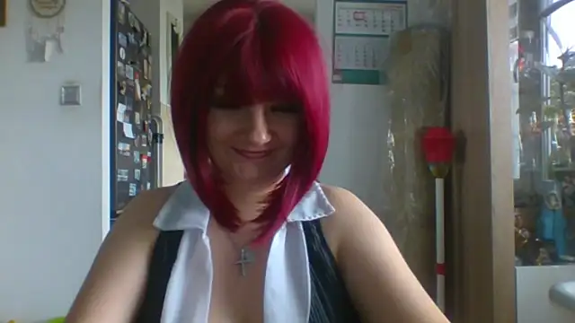 Snapshot of MeganFlirt chatting on June 12, 9:30 am MeganFlirt online show from June 12, 9:30 am