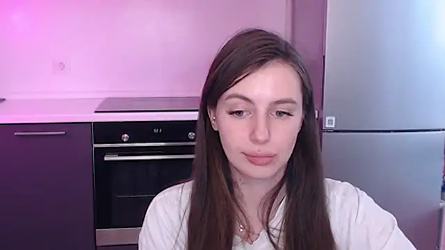 Snapshot of MuseMia chatting on June 11, 2:53 am MuseMia online show from June 11, 2:53 am