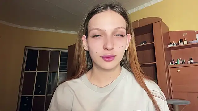 Snapshot of xXMelanieseXx chatting on June 15, 5:26 pm xXMelanieseXx online show from June 15, 5:26 pm