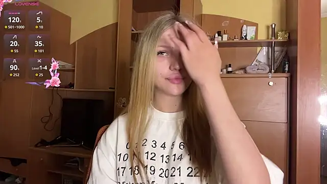 xXMelanieseXx online show from June 19, 4:33 pm